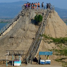 The unique Volcán de Lodo El Totuma made by mud and just 15 meters high!