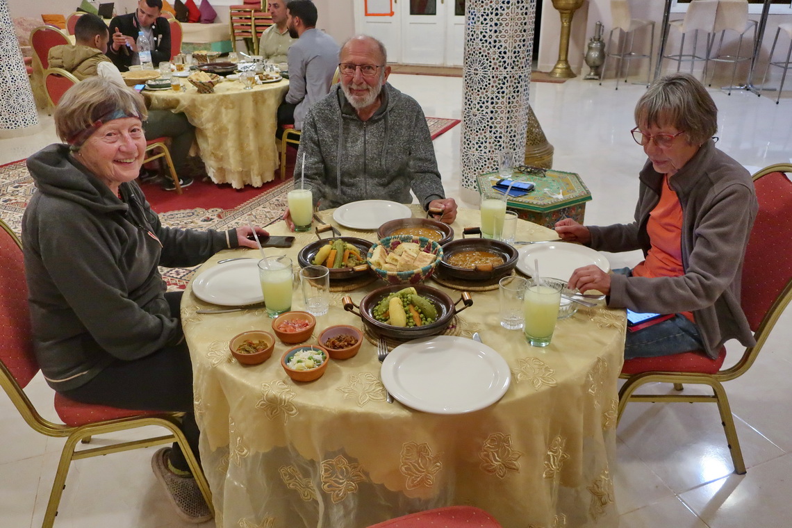 Marion, Hermann and Jutta in the excellent restaurant of the campsite Benyakoub