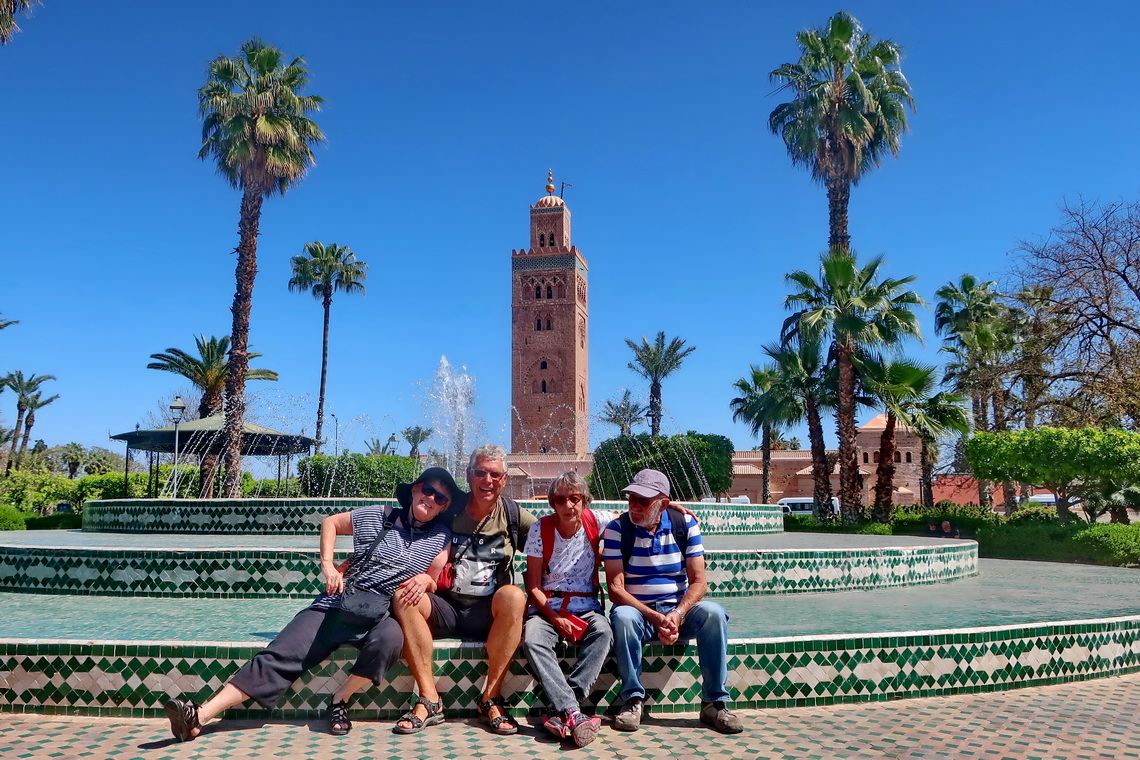 Marion, Alfred Jutta and Hermann with the Koutoubia mosque and its 77 meters high Minaret tower (built in the 12th century) 