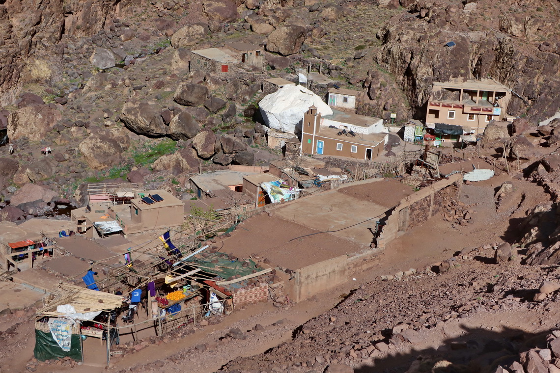 The tiny village Sidi Chamarouch which is half the way between Imlil and Toubkal hut