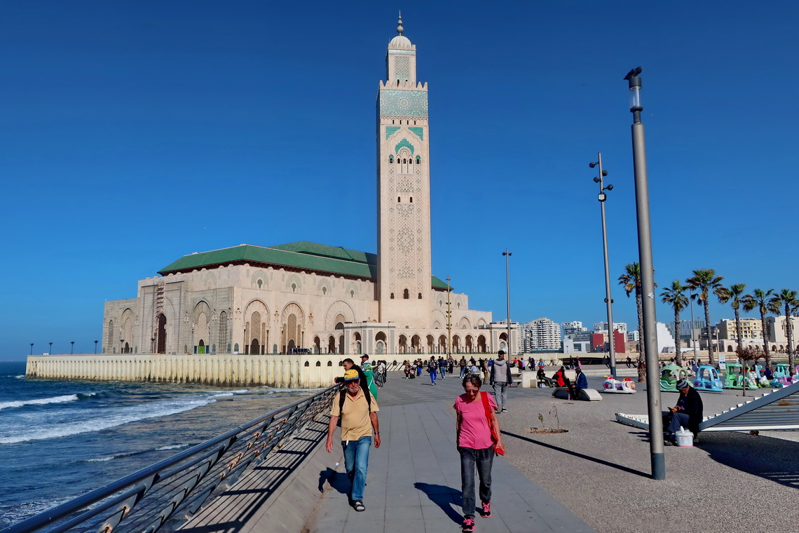 Hermann and Jutta with Hassan II Mosque which is the second largest mosque in Africa - its tower is 210 meters high