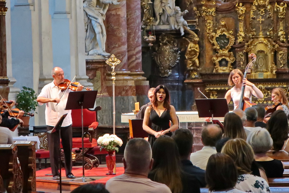 The Royal Czech Orchestra with Marie Fajtová singing Ave Maria from Franz Schubert