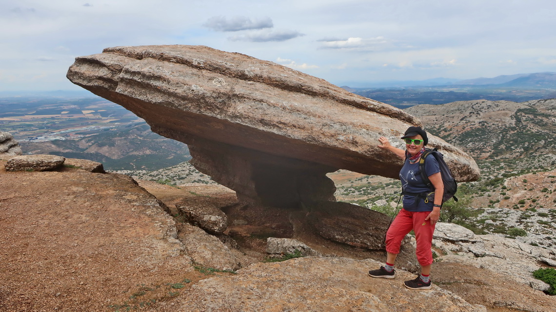 Huge natural table few meters east of the little peak Camoro 7 Mesas