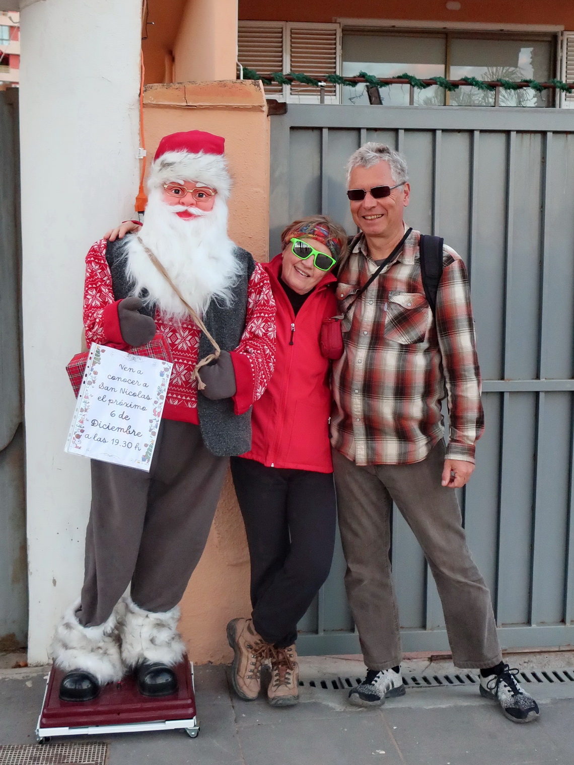 Santa Claus in the northern suburban of Valencia (Platja de la Pobla de Farnals)