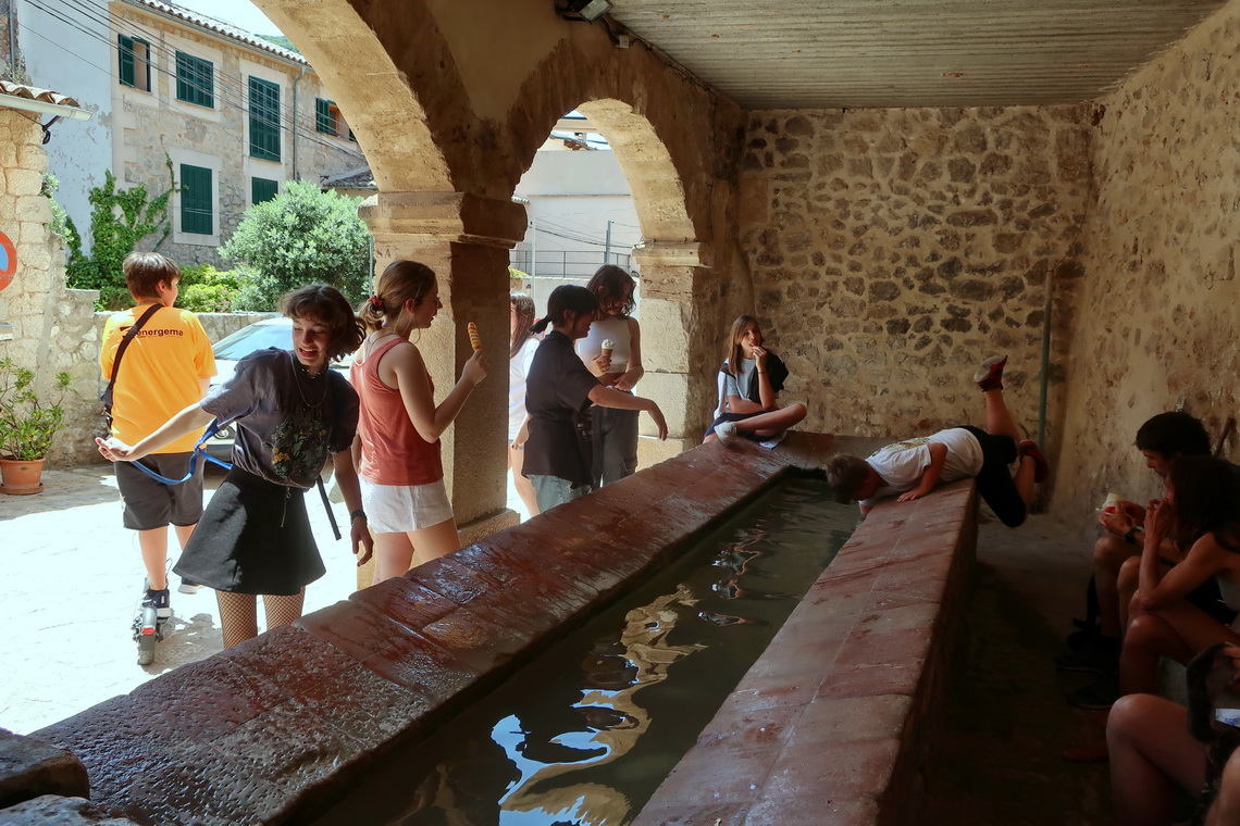 Fountain in Valdemossa where kids were fishing for coins