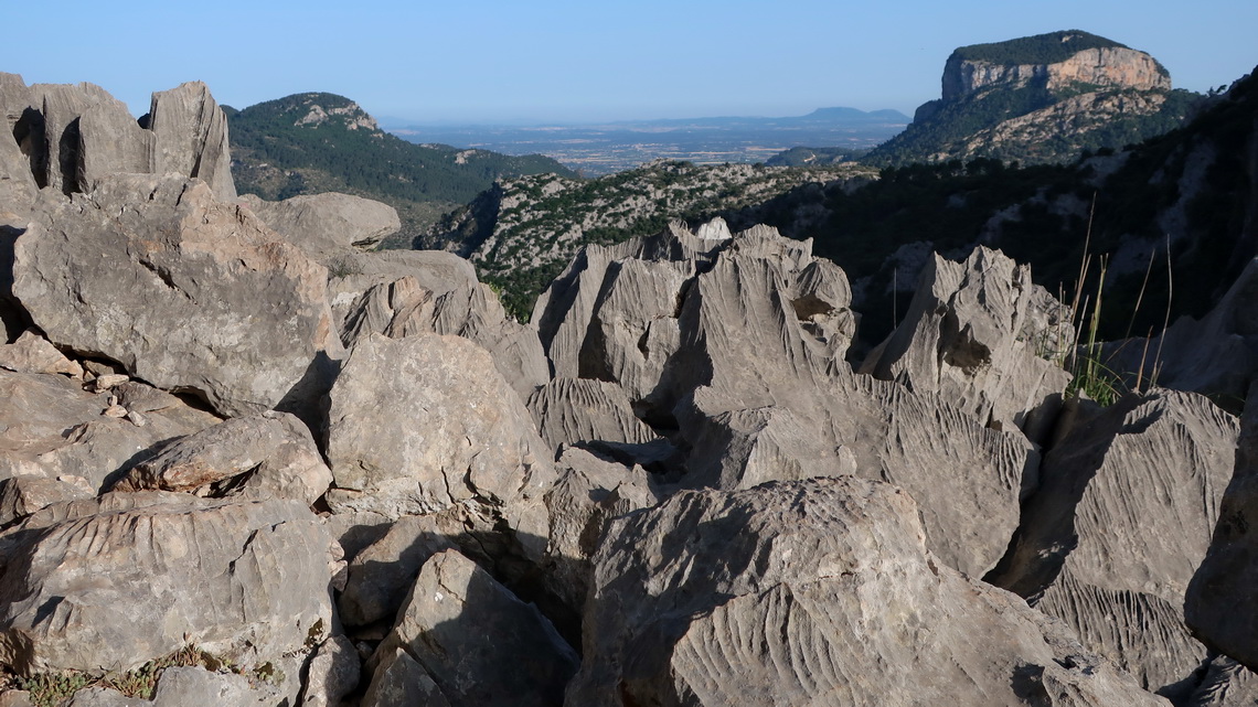 Spiky rocks close to Refugi des Tossals Verds