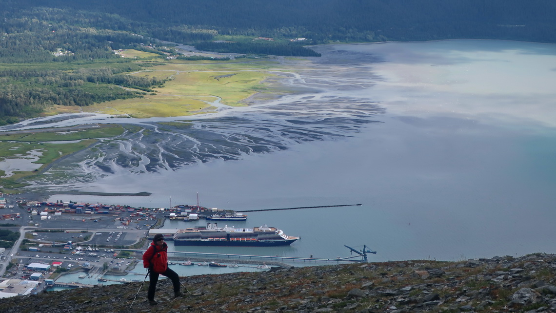 Port of Seward seen from the descent of Race Point