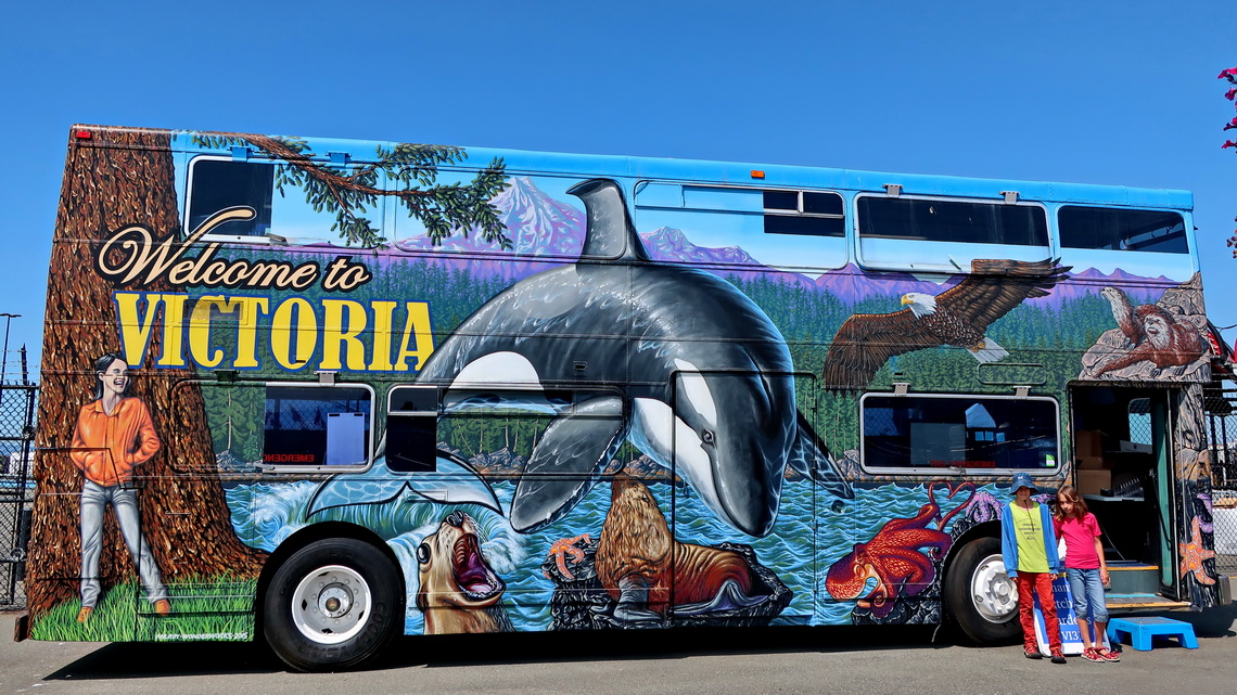 Welcome bus of Victoria on its cruise terminal