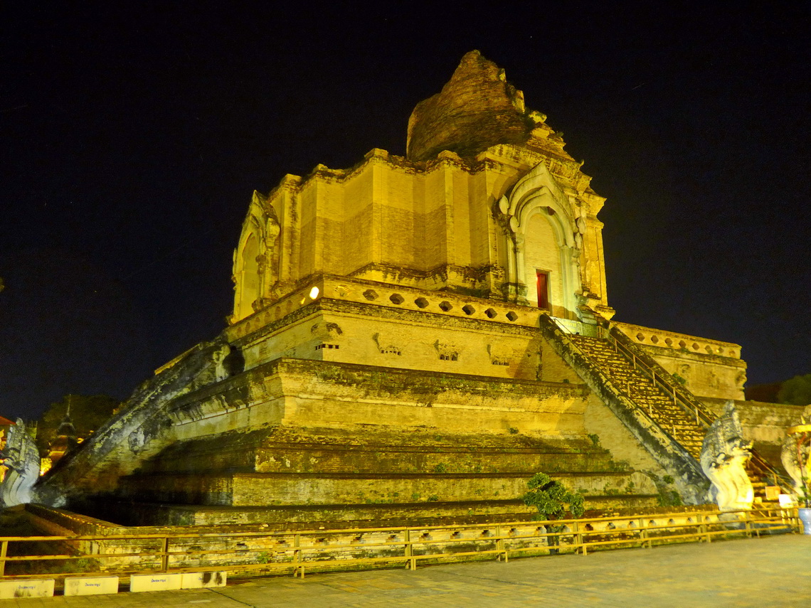 Ancient temple Wat Chedi Luang destroyed by a great earthquake in the year 1545