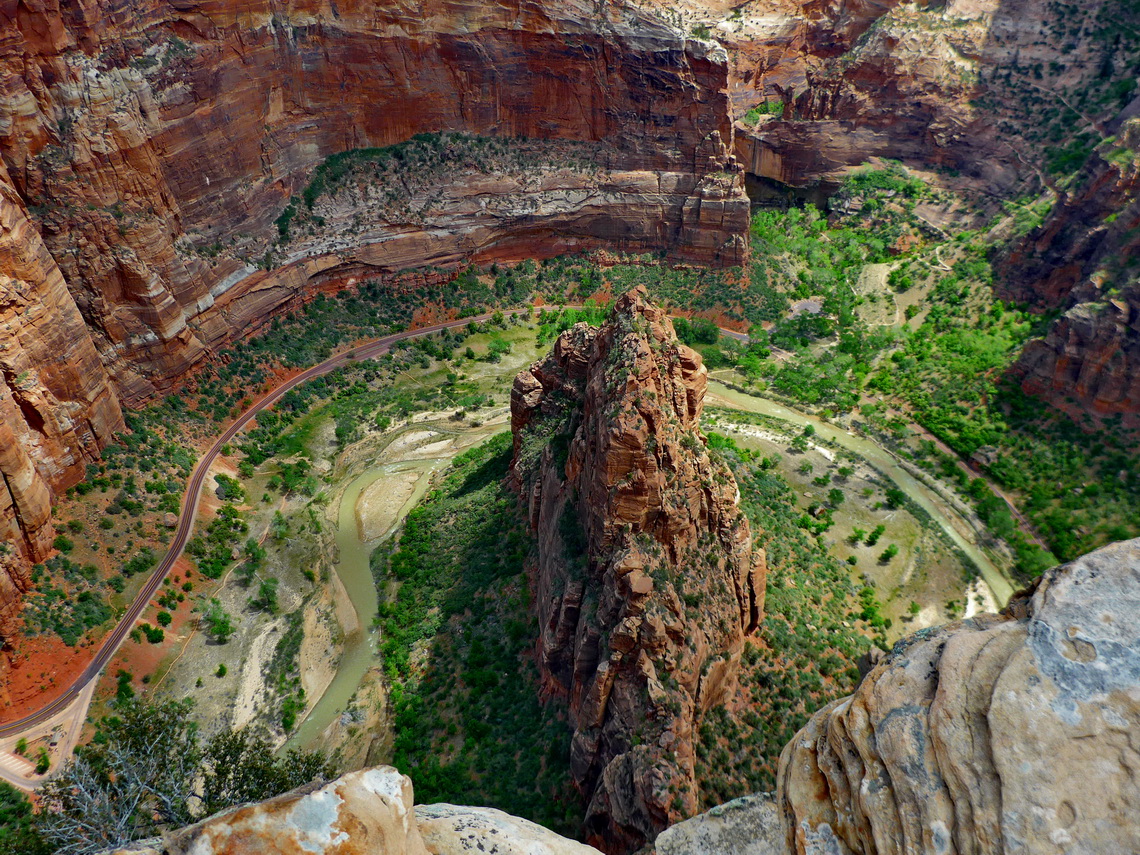 Loop of the Zion Riverfrom the top of Angels Landing