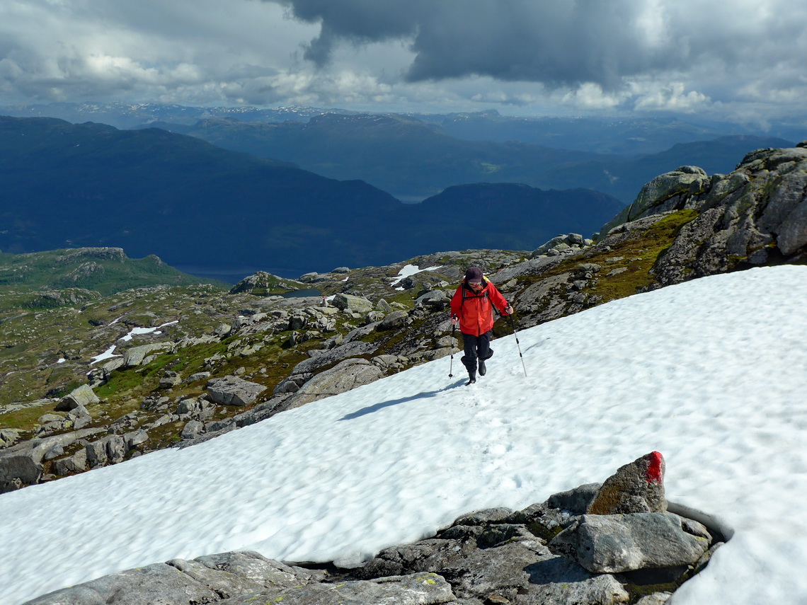 Snow close to the summit of Hustveitsåta