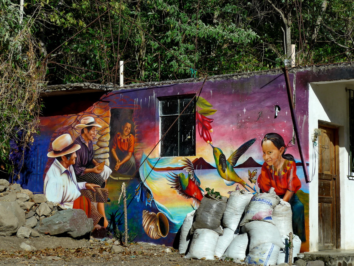 Mural in a village between Pasaj Cap and Jaibalito