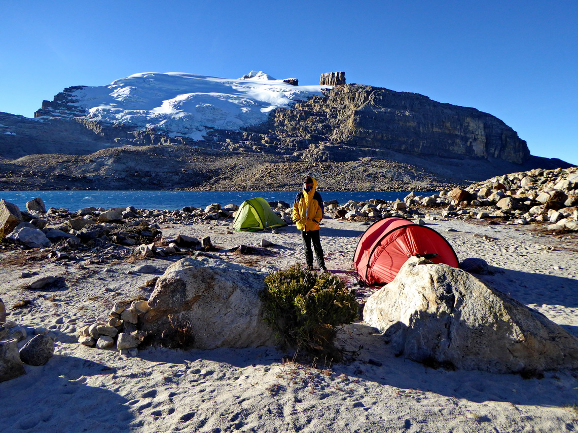 Alfred with our tents on Laguna Grande de la Sierra and the northern sides of Pan de Azucar and Púlpito del Diablo