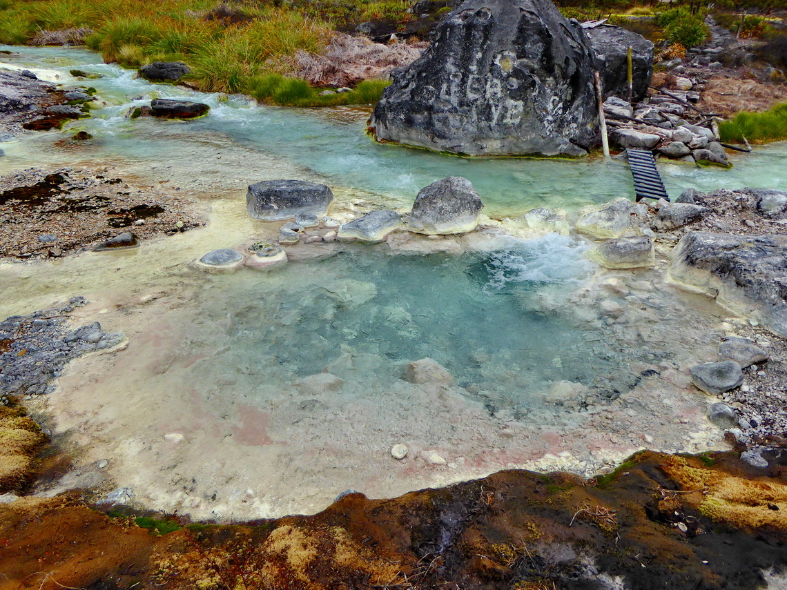 Sulphurous hot springs east of Volcan Puracé - not recommended for bathing, too hot