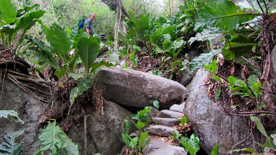 The rocky path to Pueblito