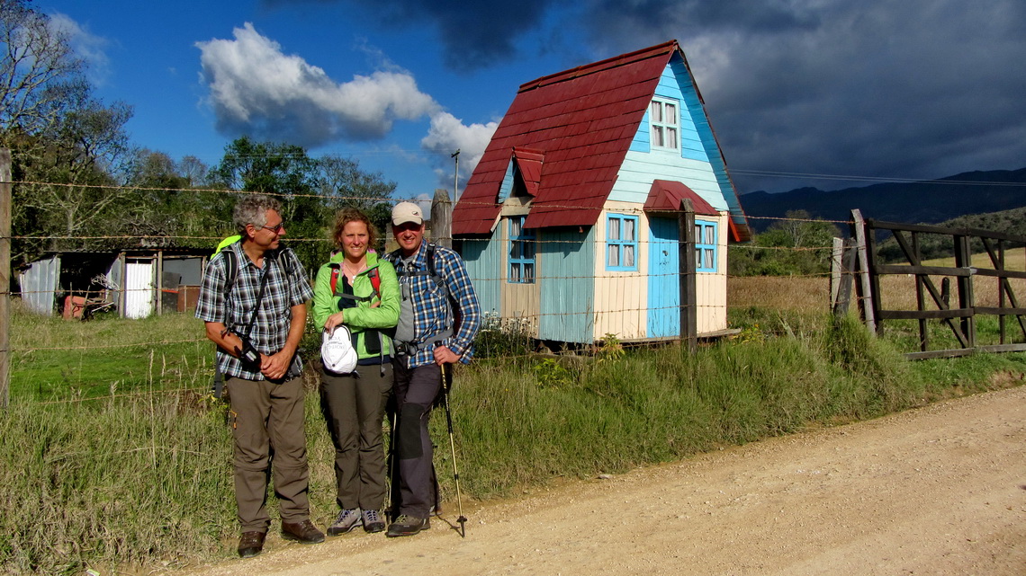 Cozy house on the street from Laguna Guatavita to the village - Alfred with Vera and Kai