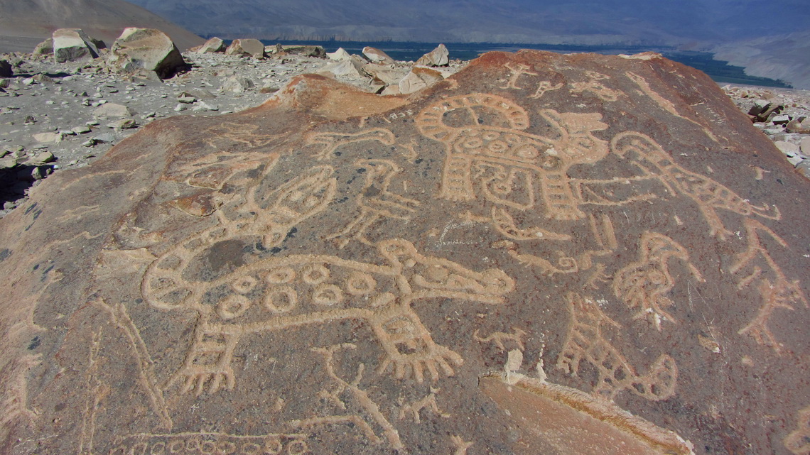 More petroglyphs of Toro Muerte