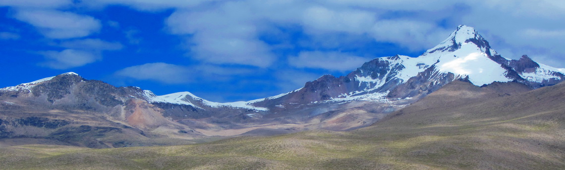 Cerro Yana Sanca Grande (left) and Nevado Solimana, seen from the street down to Cotahuasi