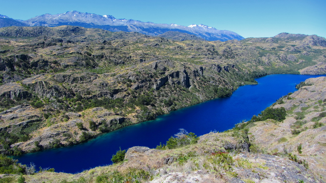 Rio Cochrane seen from the trail Los Carpinteros - The Woodpeckers