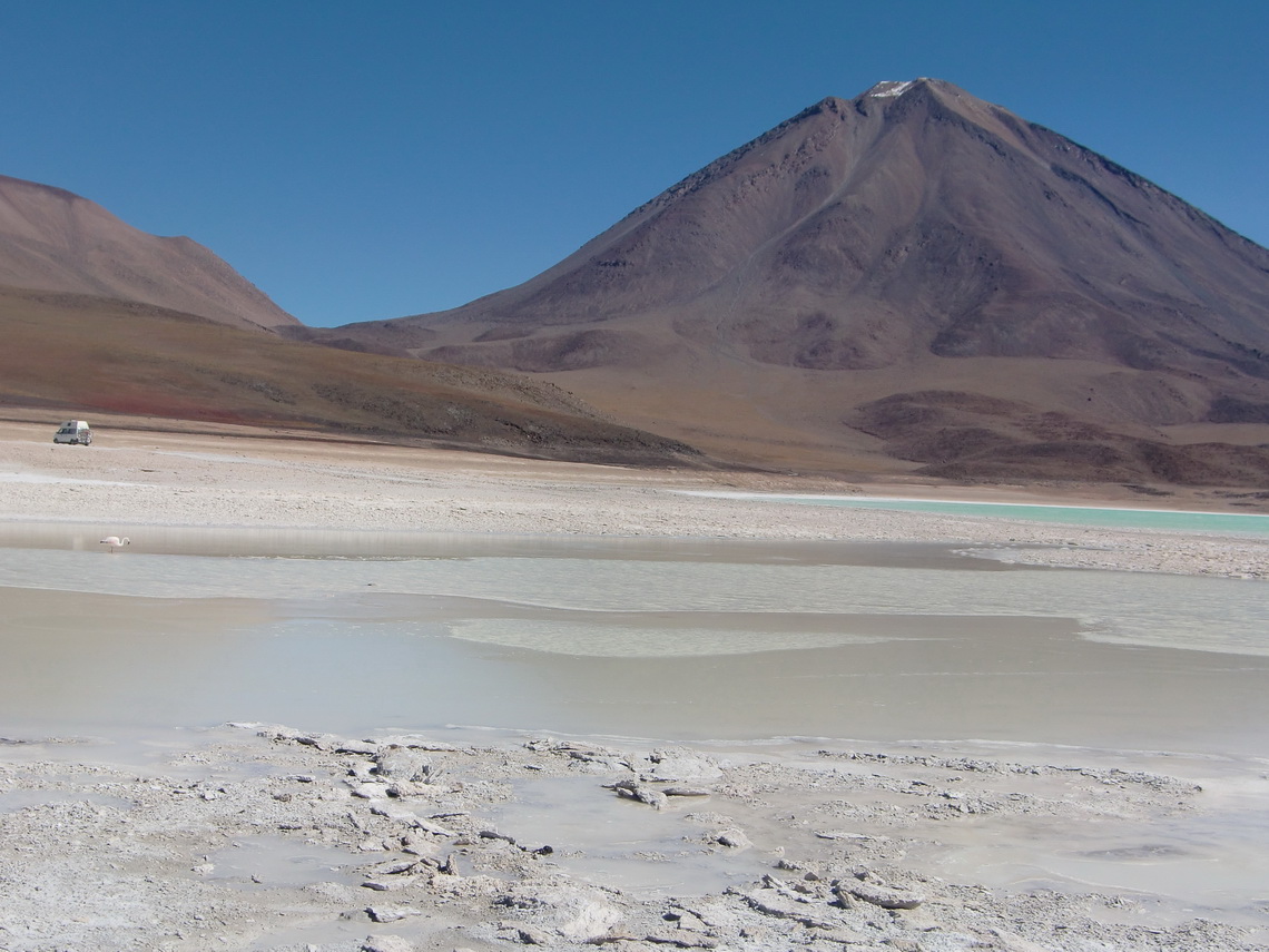 Lagunas Blanca and Verde with the Bolivian side of Licancabur 