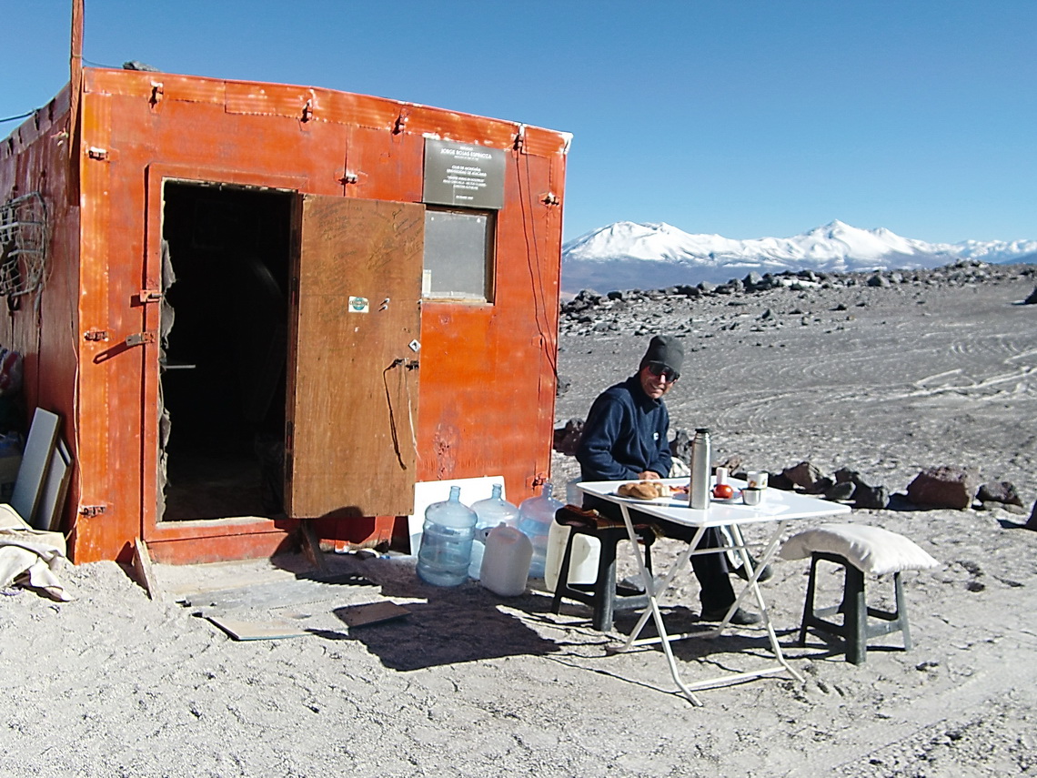 Breakfast at Refugio Atacama - 5200 meters high