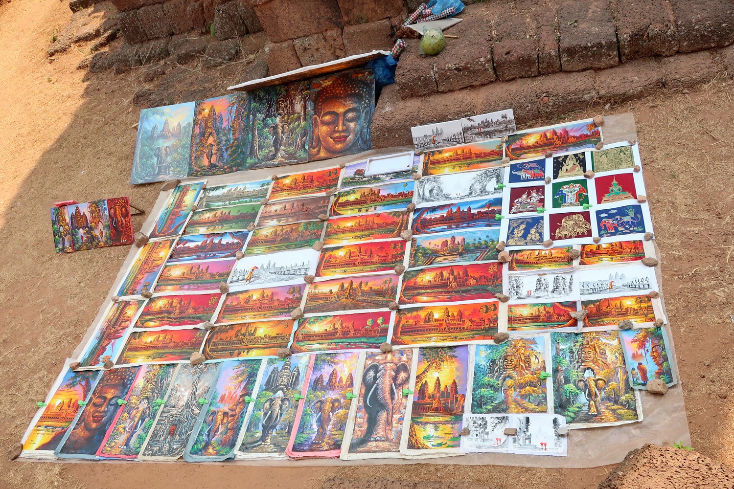 Shop with paintings in the Angkor Wat complex