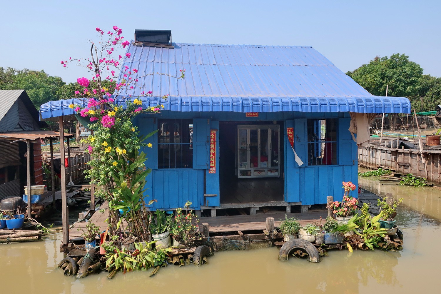 Another little floating house of Sangker River
