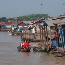 Busy Khum Koh Chiveang Floating Village