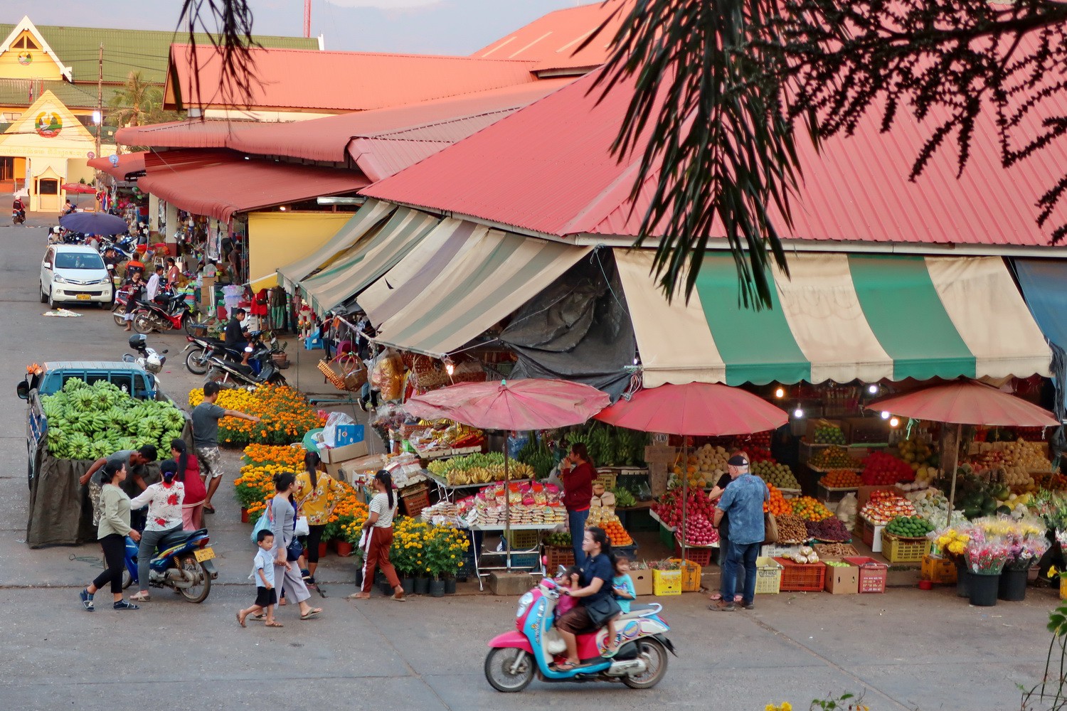Another market of Pakse