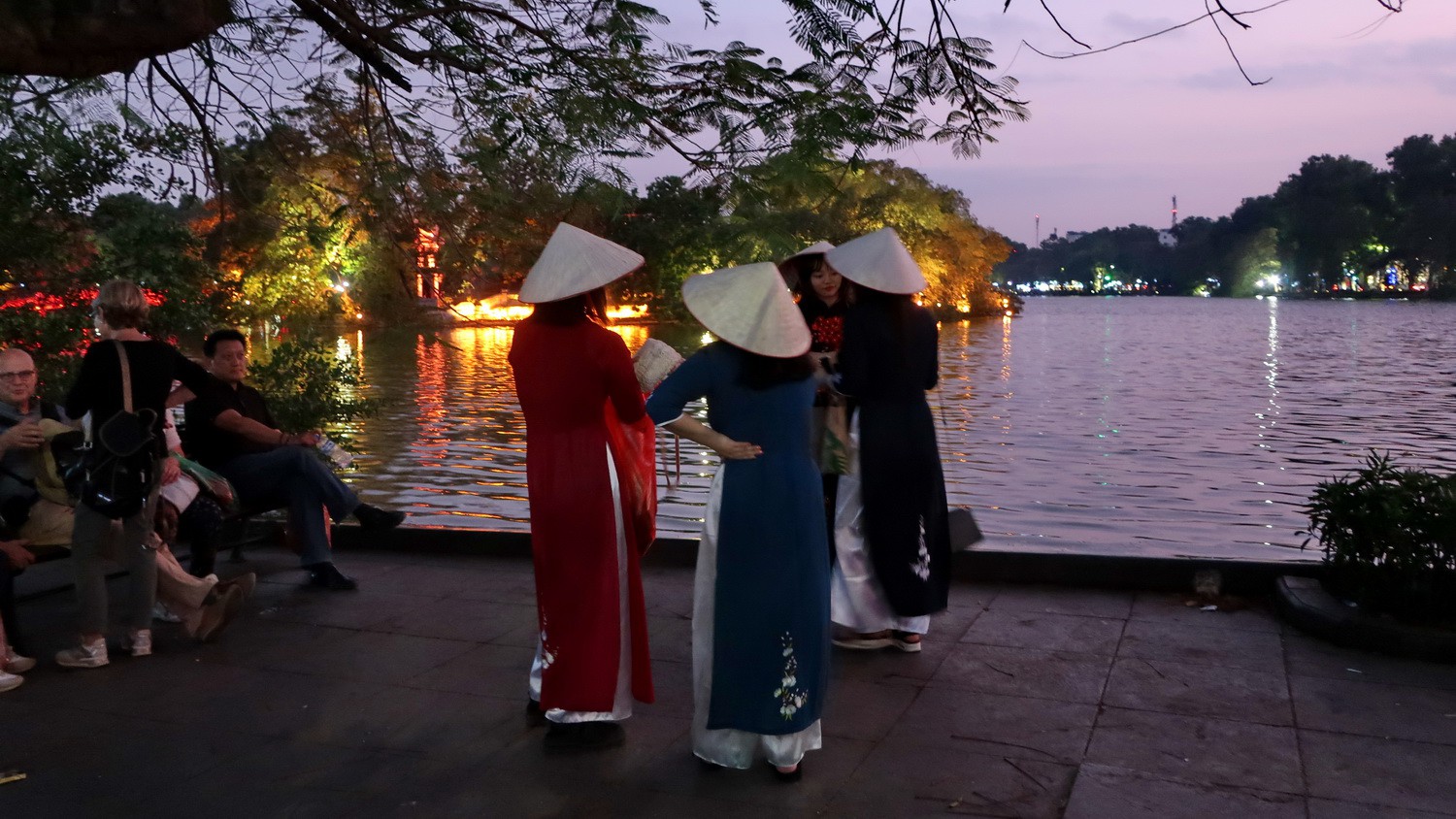 Dawn at Hoàn Kiem Lake in the center of Hanoi