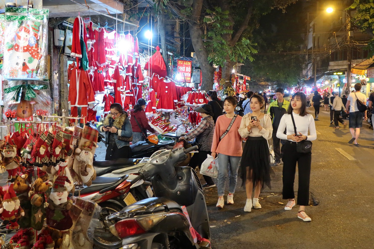 Christmas Market in Hanoi