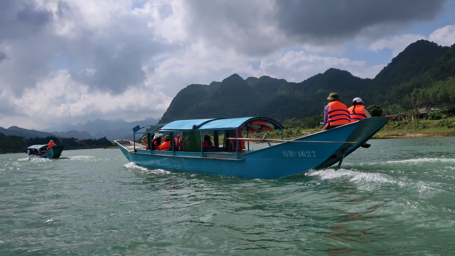 On the Son - Lipstick River to the Phong Nha Cave
