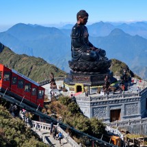 Grand Buddha Statue with the rack-railroad to the summit