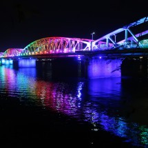 Truong Tien Bridge at night