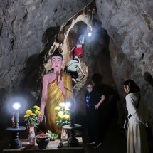 In the Van Thong Cave of the Marble Mountains of Da Nang