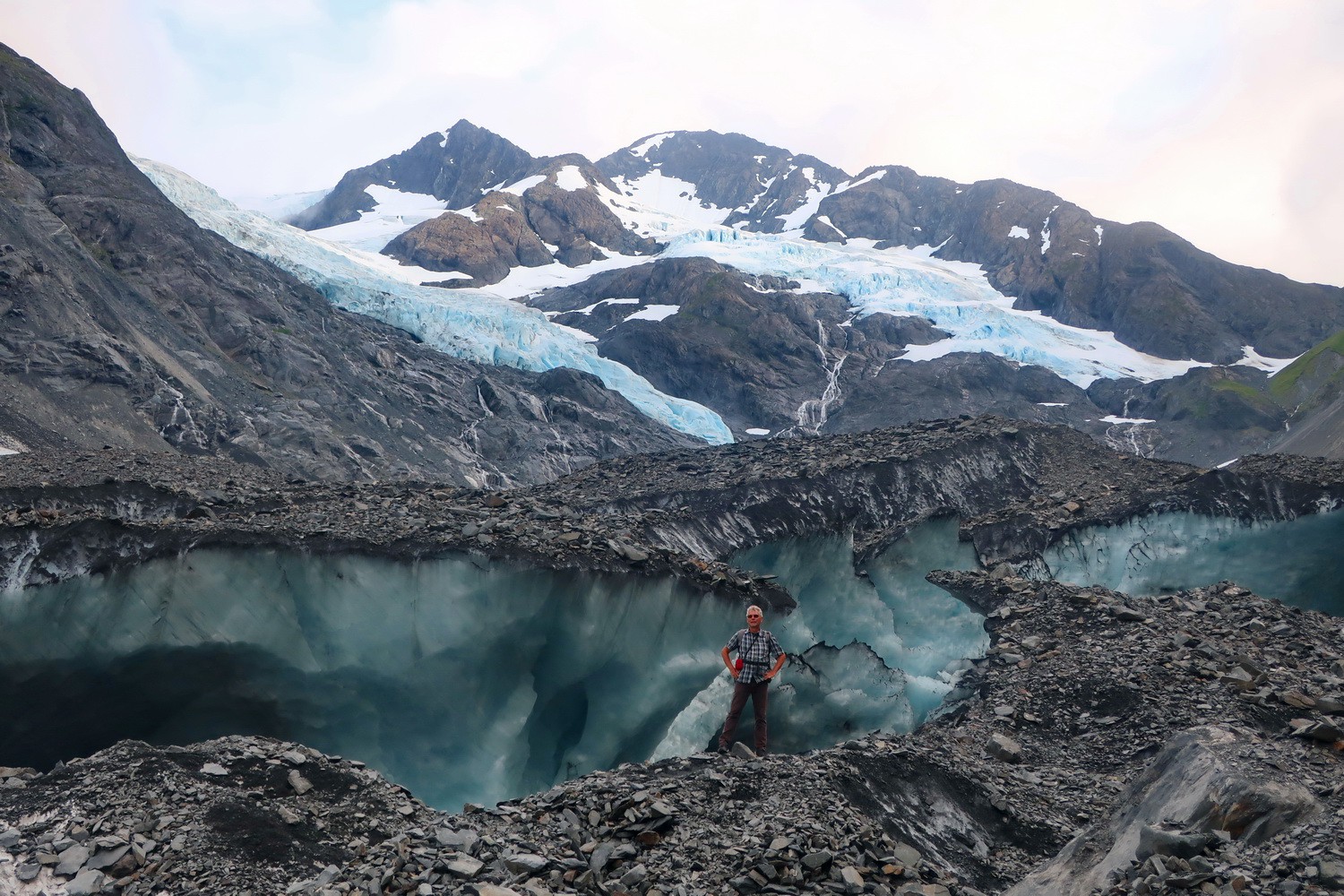 Alfred in front of Byron Glacier close to Whitttier on Kenai Peninsula