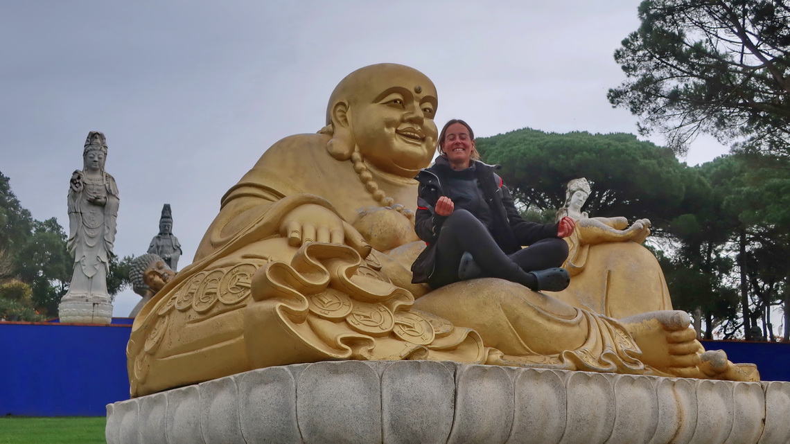 Hanna on a huge Buddha
