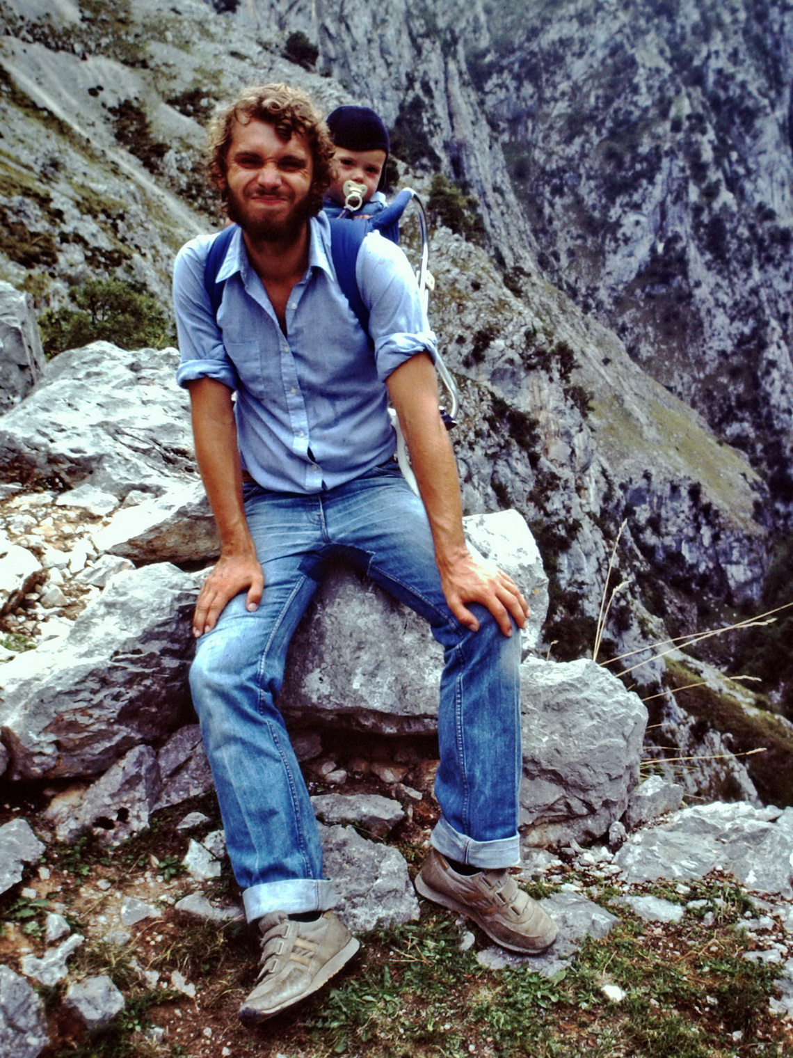 Alfred with his one year old daughter in the Picos de Europa in the year 1984