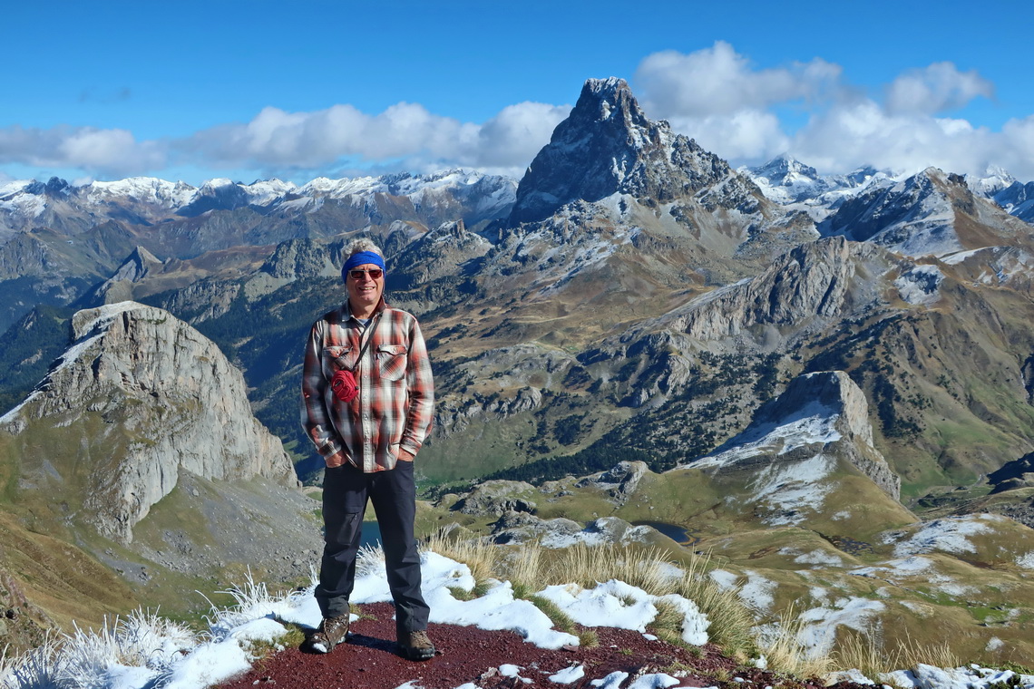 Alfred on top of 2349 meters high Pico de los Monjes - with Pic du Midi d'Ossau in the back which is the 