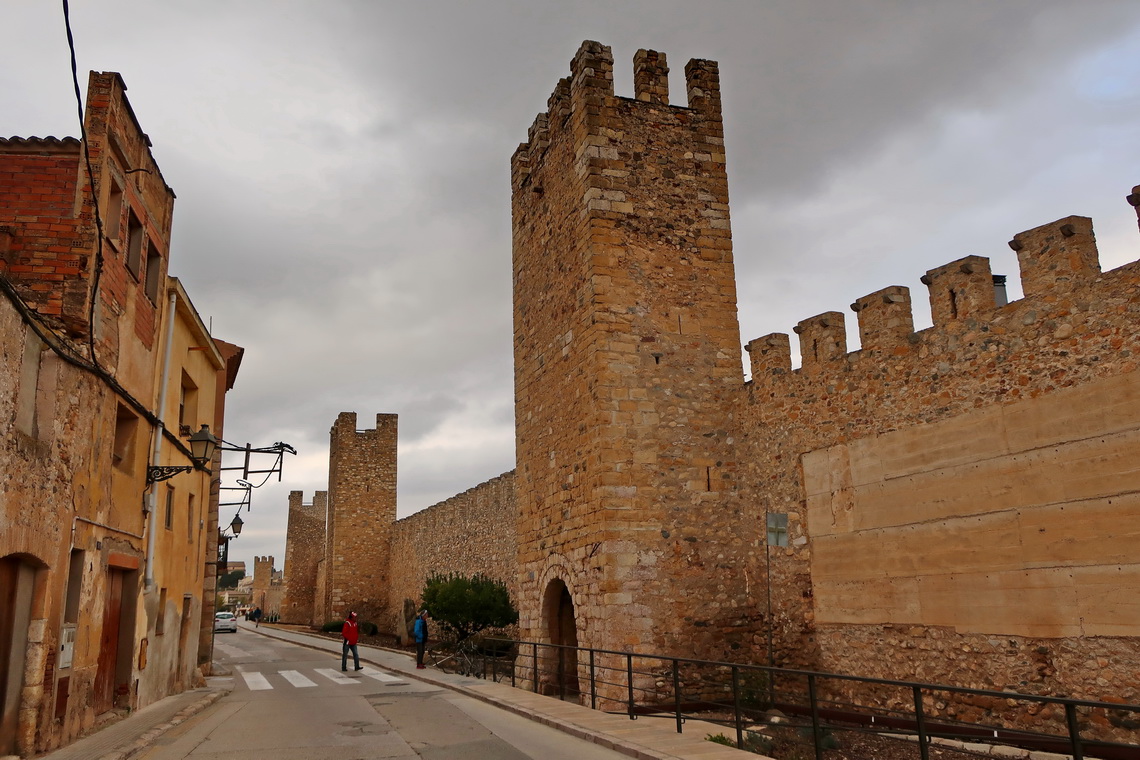 800 years old city wall of Montblanc