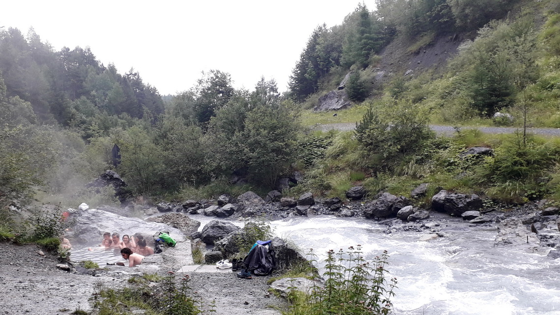 Hot springs south of Bormio - accessible without any costs