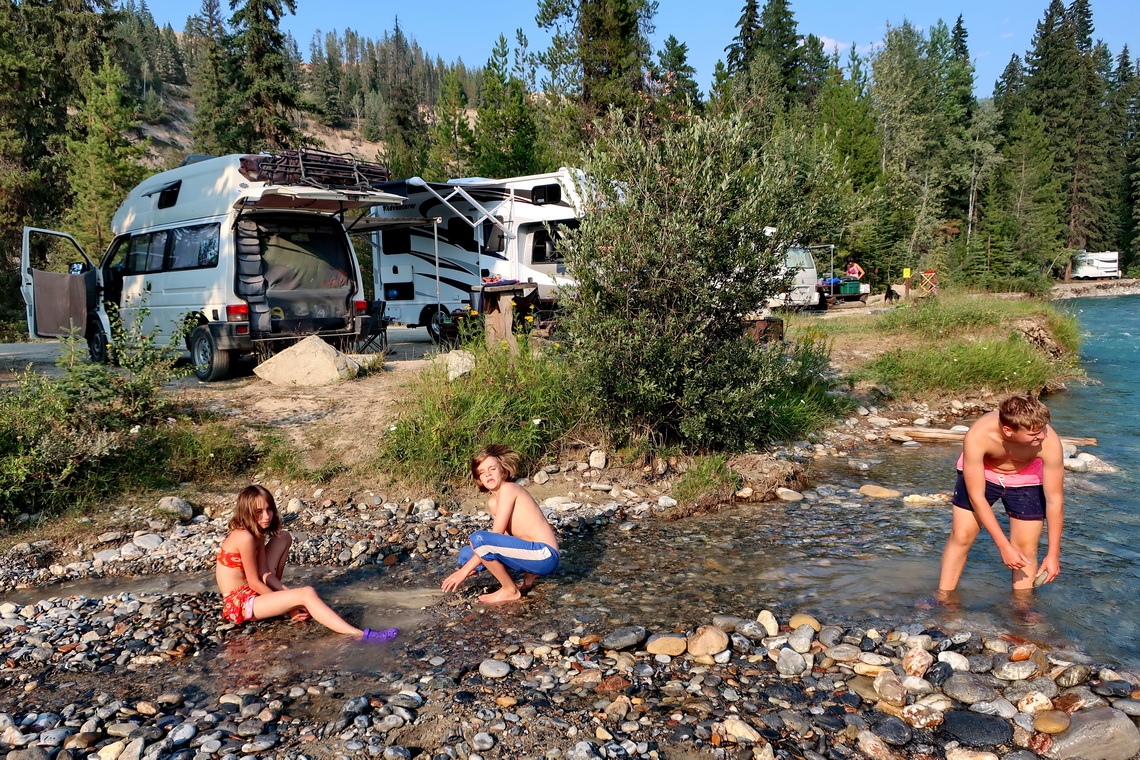 Our campsite on Waitabit Creek with Rosemarie, Jay and Kuba