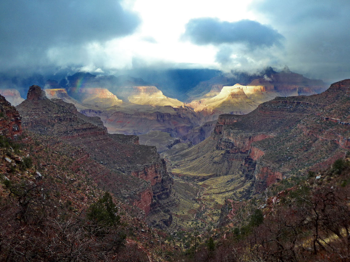 Indian Garden seen from the upper Bright Angel Trail