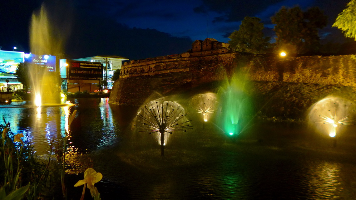 Water games on the inner city wall