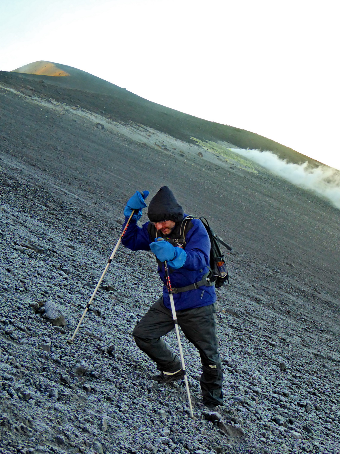 Fighting against the storm on smoking Volcan Puracé