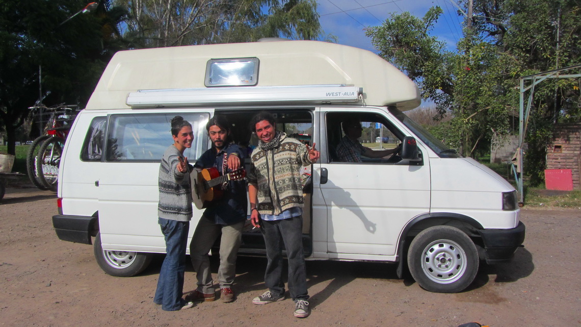 Our passengers Carin, Esteban and Leo on our way to Santiago del Estero