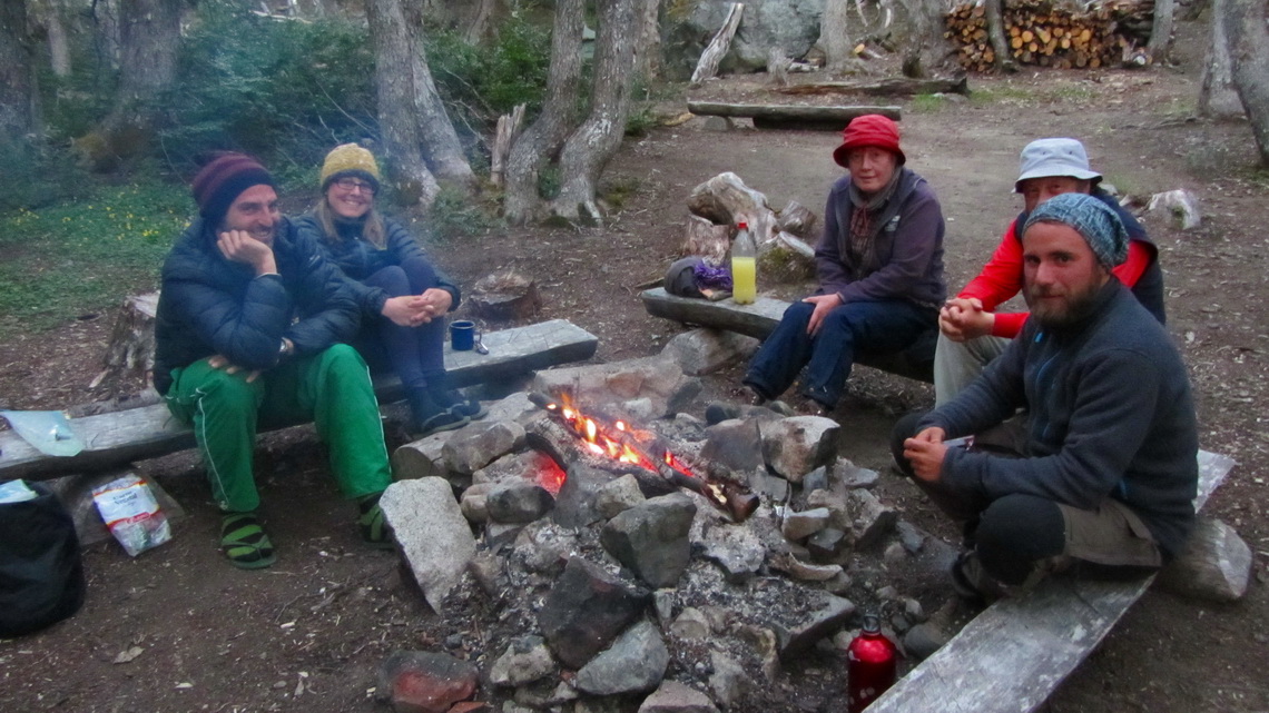 Late evening in the campsite with our friends Erik and Kerstin from Deggendorf and Christian from Swabian