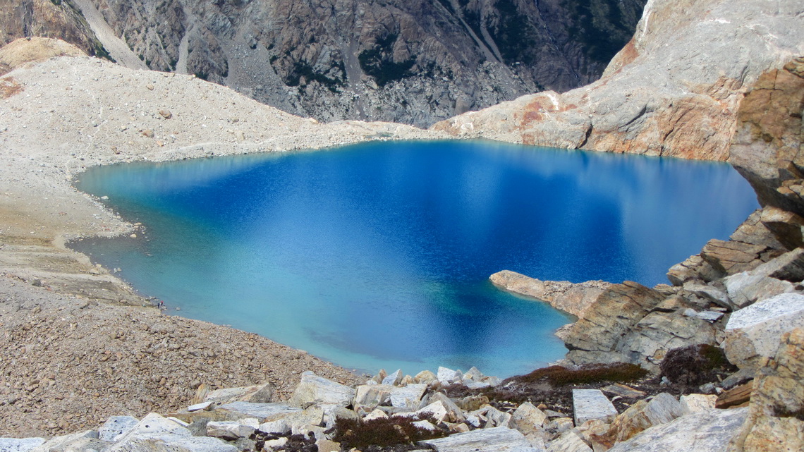 Laguna de los Tres from the shoulder of Cerro Madsen