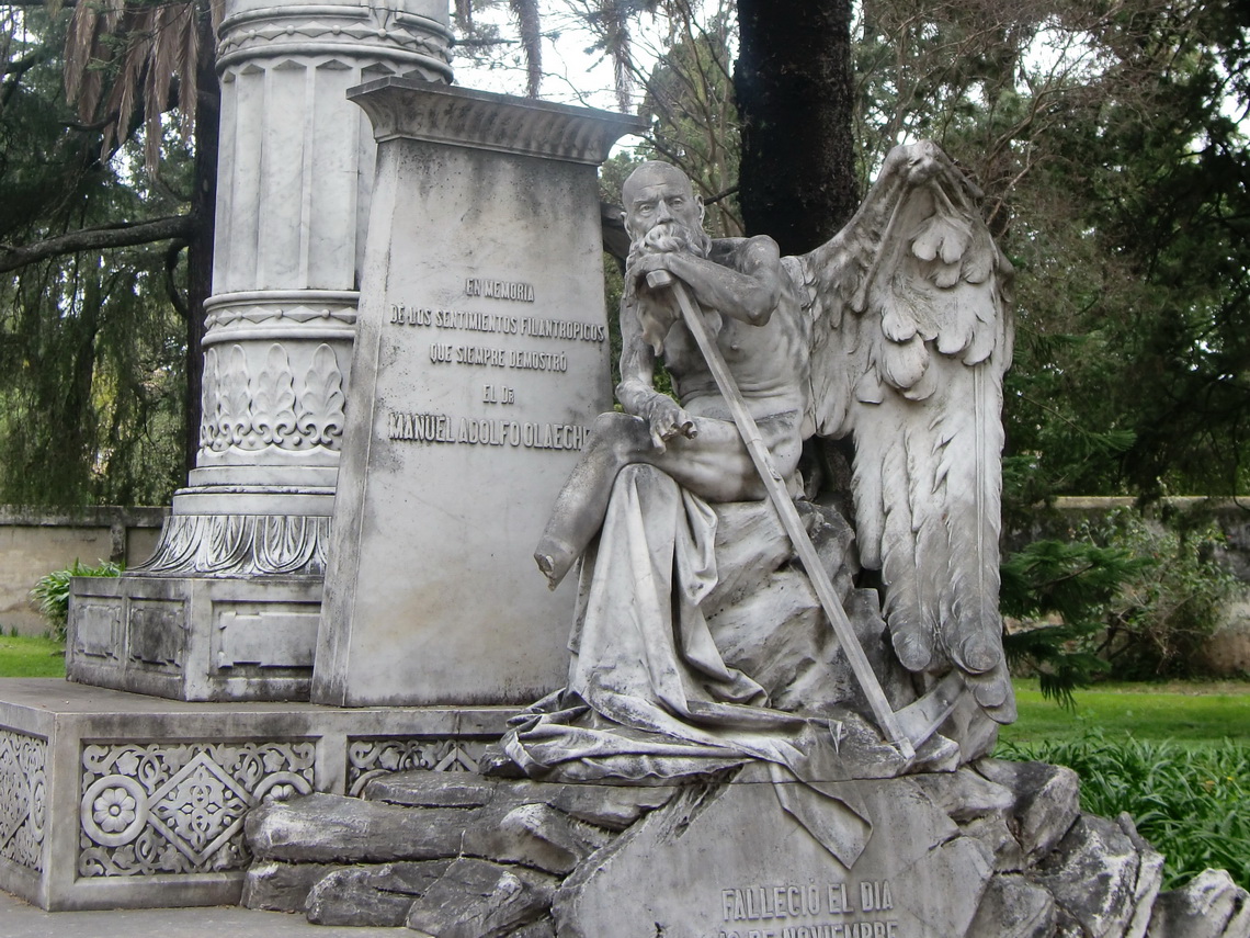 Monument in the cemetry of Paysandu