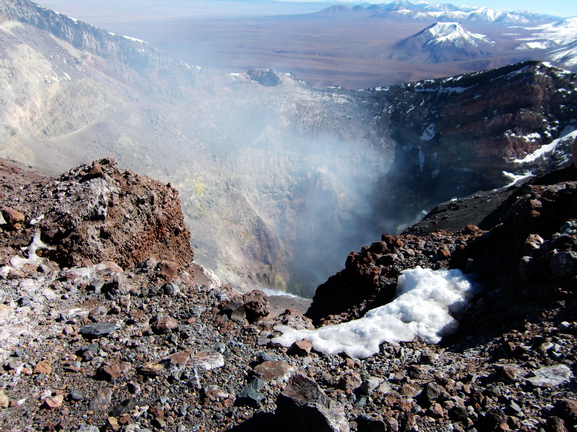 The enormous smoking crater of Lascar